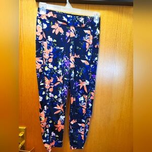 Cute Capri Yoga pants by Pop Fit, Size XL,  Color Black/ Muilt.